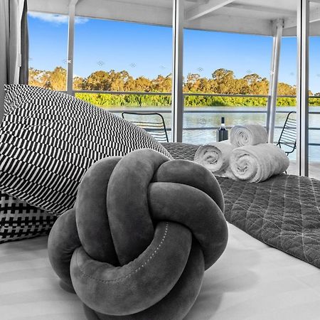 Murray River Queen Hotel Ренмарк Екстериор снимка