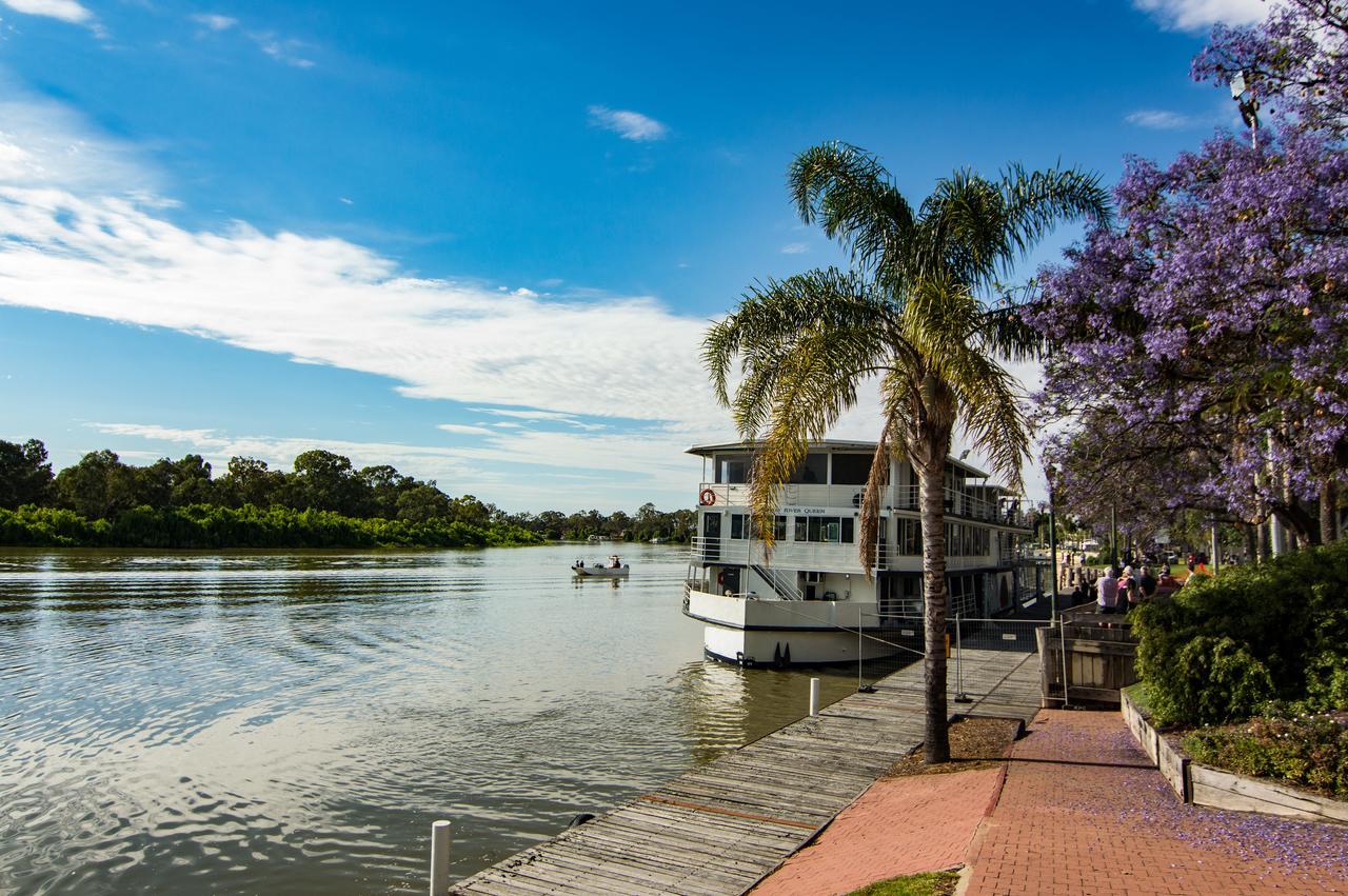 Murray River Queen Hotel Ренмарк Екстериор снимка