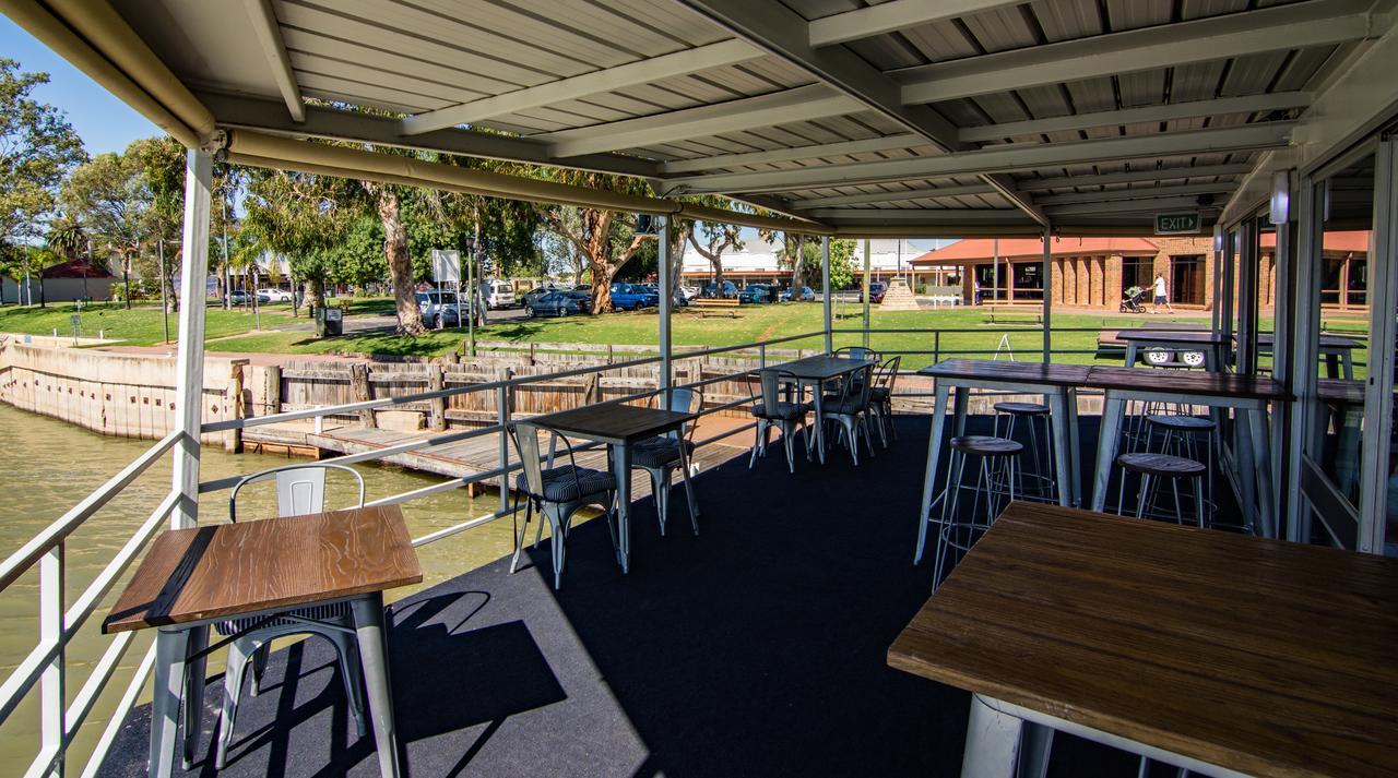Murray River Queen Hotel Ренмарк Екстериор снимка